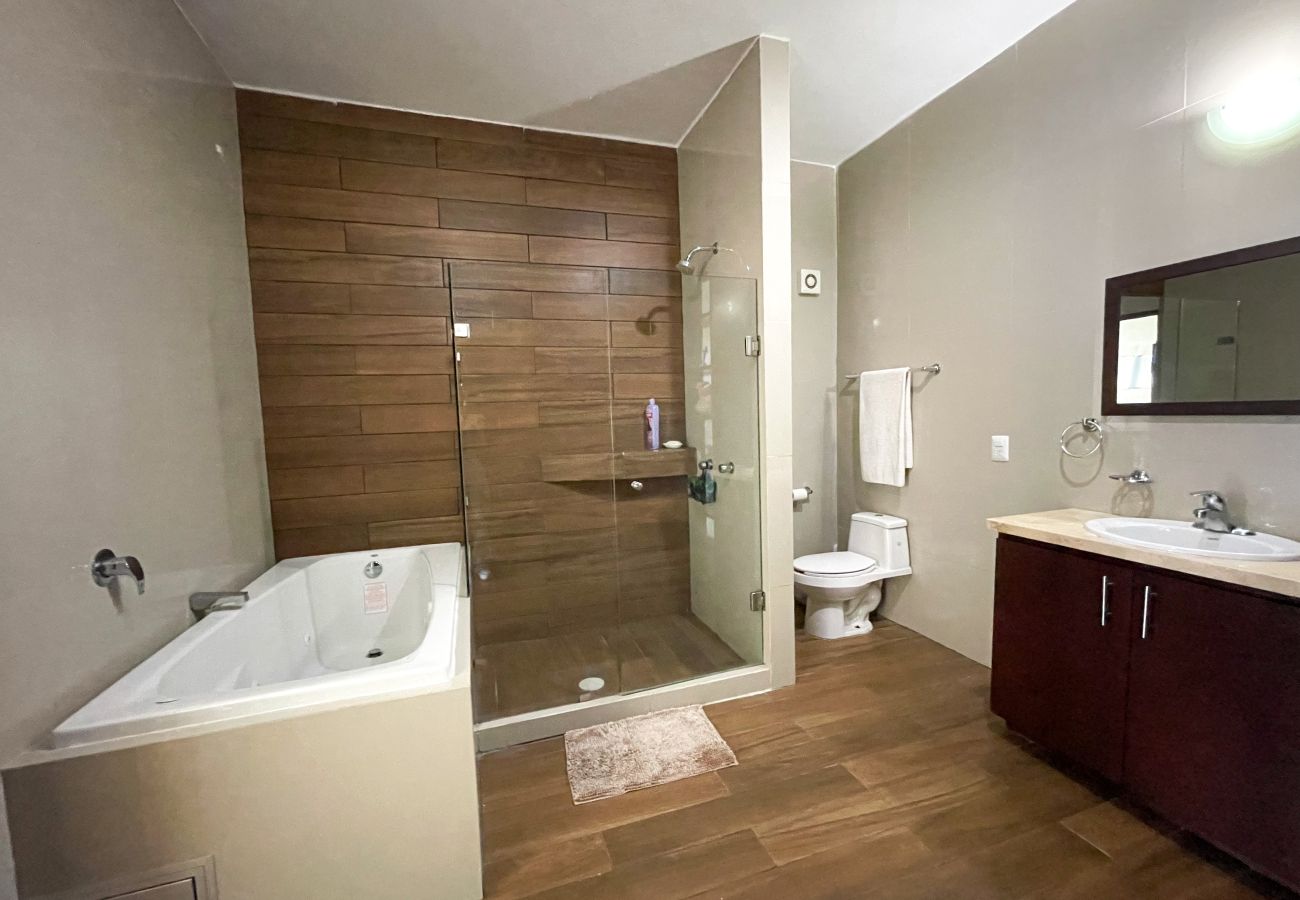 Departamento en Mazatlán - Espacioso 2BR, frente a Centro de Convenciones