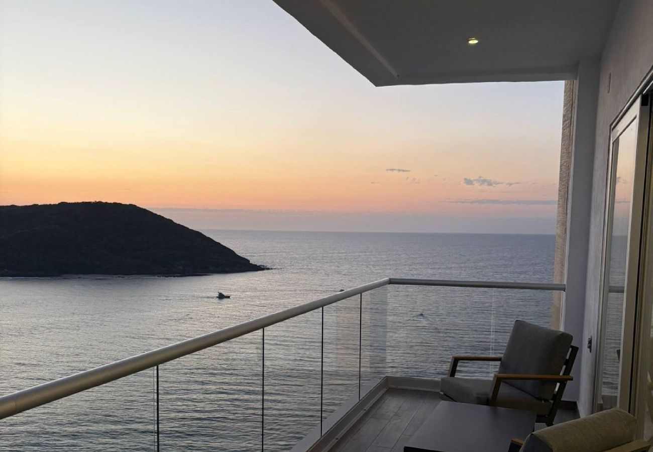 Departamento en Mazatlán - Oceanfront Luxury · 3BR Beach Apartment