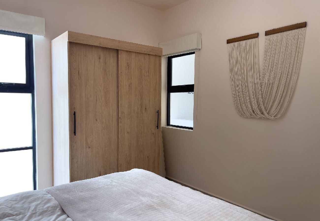 Apartment in Mazatlán - 300 m to Malecon, pool and firepit