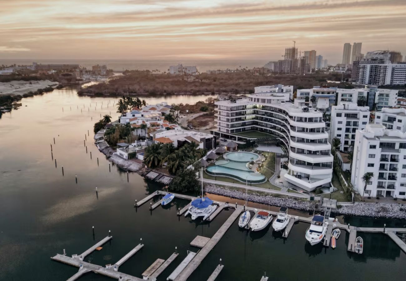 Apartment in Mazatlán - Encanto Club de Yates · Wide Yacht View