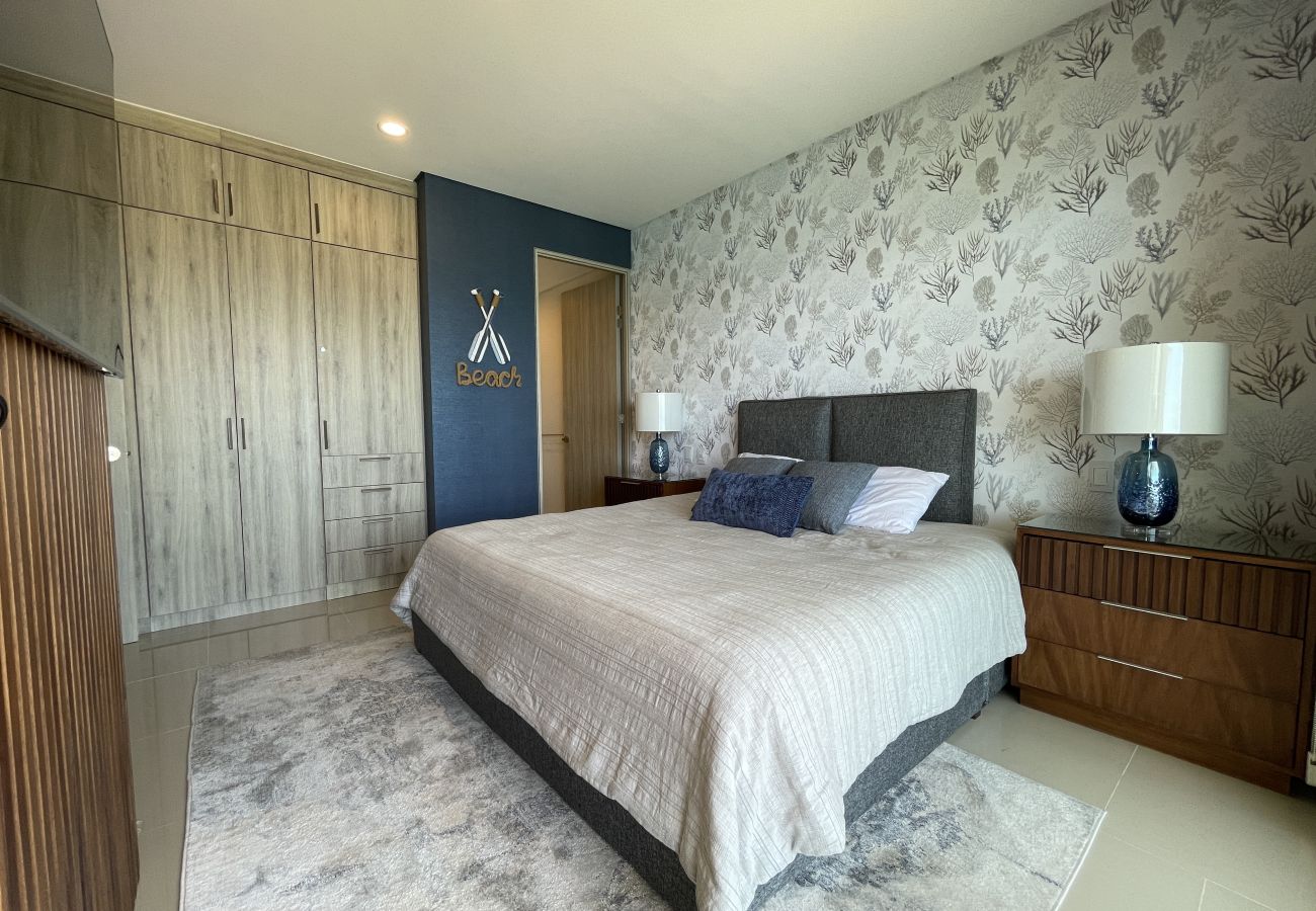 Apartment in Mazatlán - 2BR Oceanfront Condo in Golden Zone