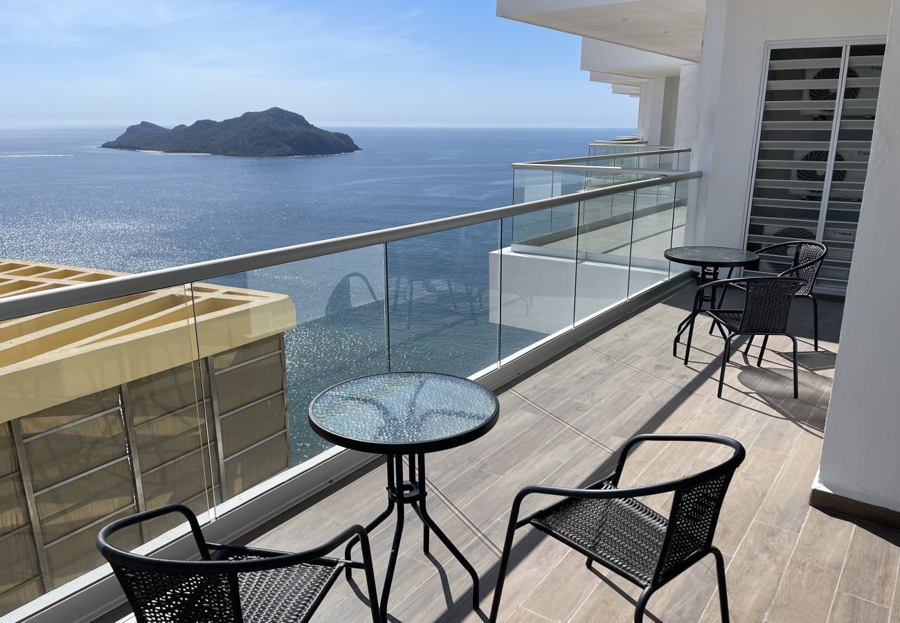 Apartment in Mazatlán - 2 BR Oceanfront cozy apartment