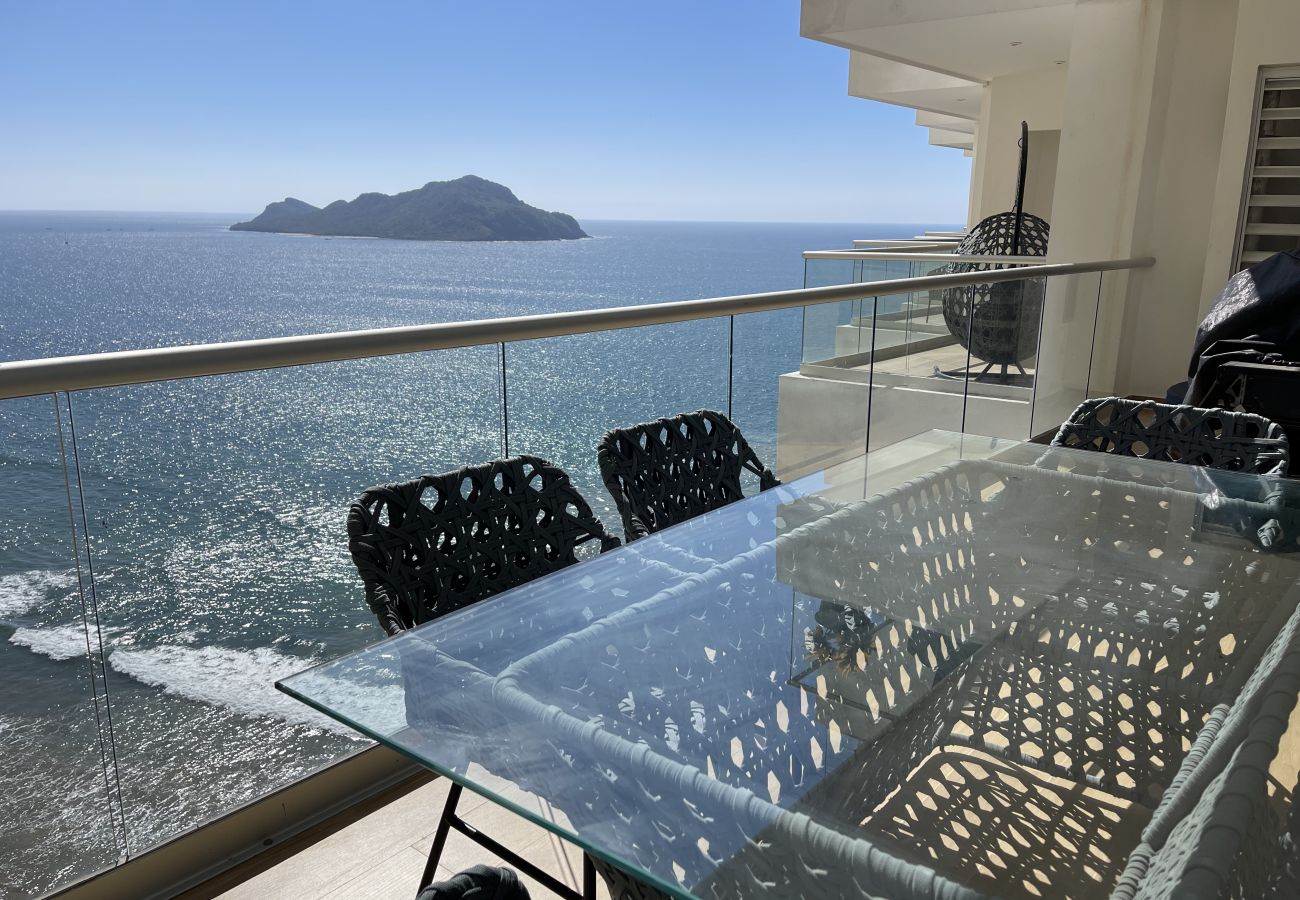Apartment in Mazatlán - 2BR Oceanfront Stylish Condo