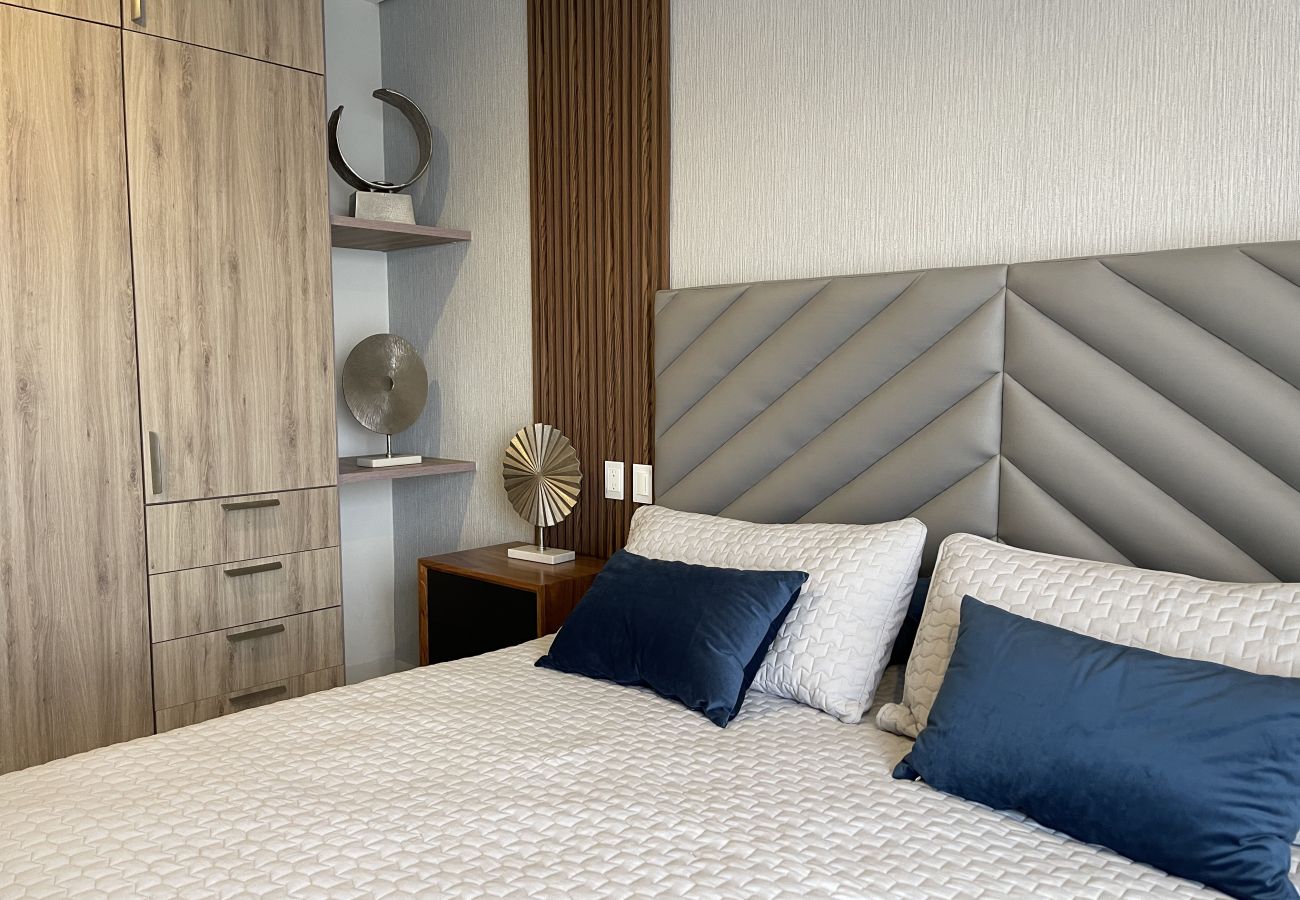 Apartment in Mazatlán - 3 BR Oceanfront Apartment