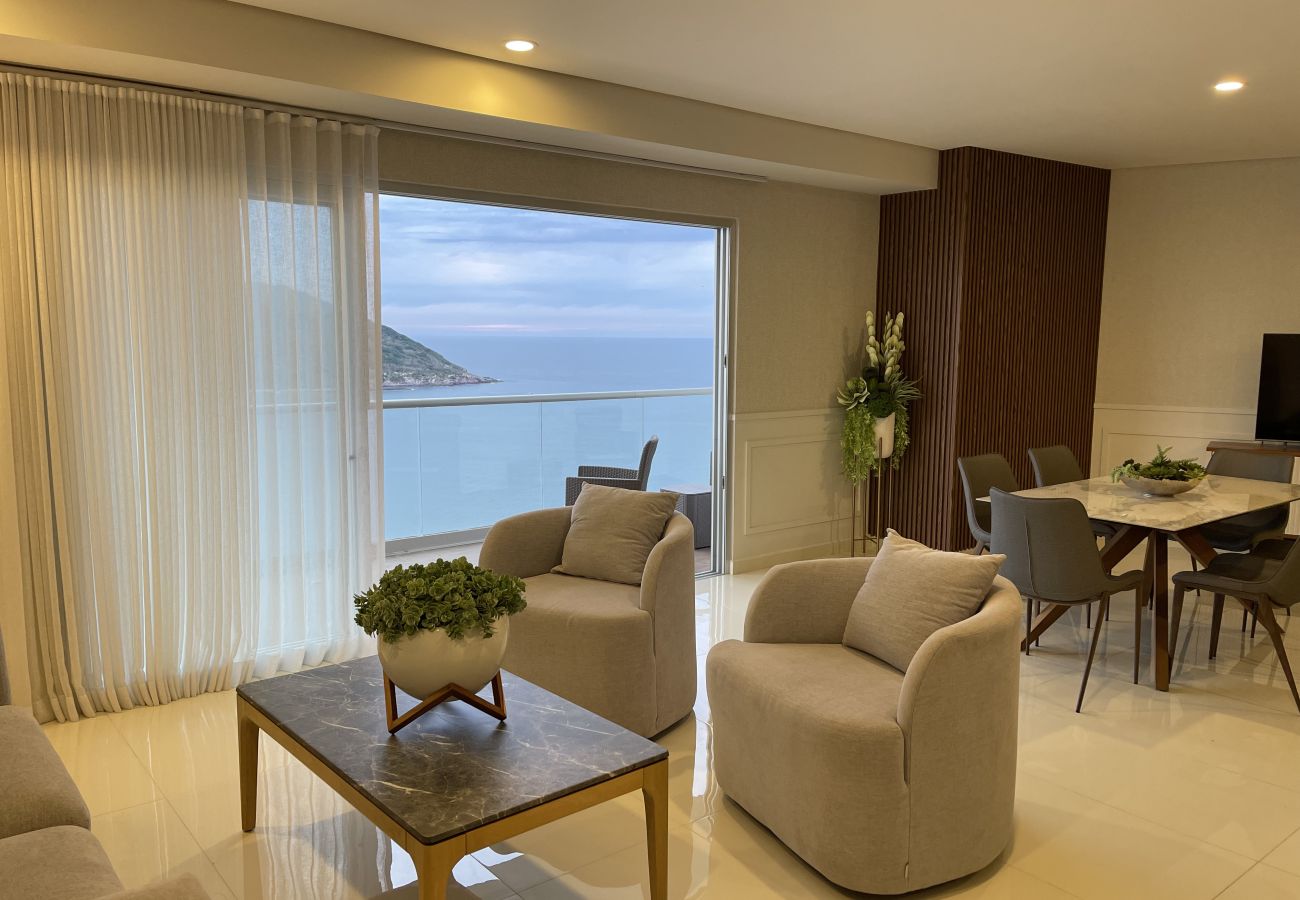 Apartment in Mazatlán - 3 BR Oceanfront Apartment