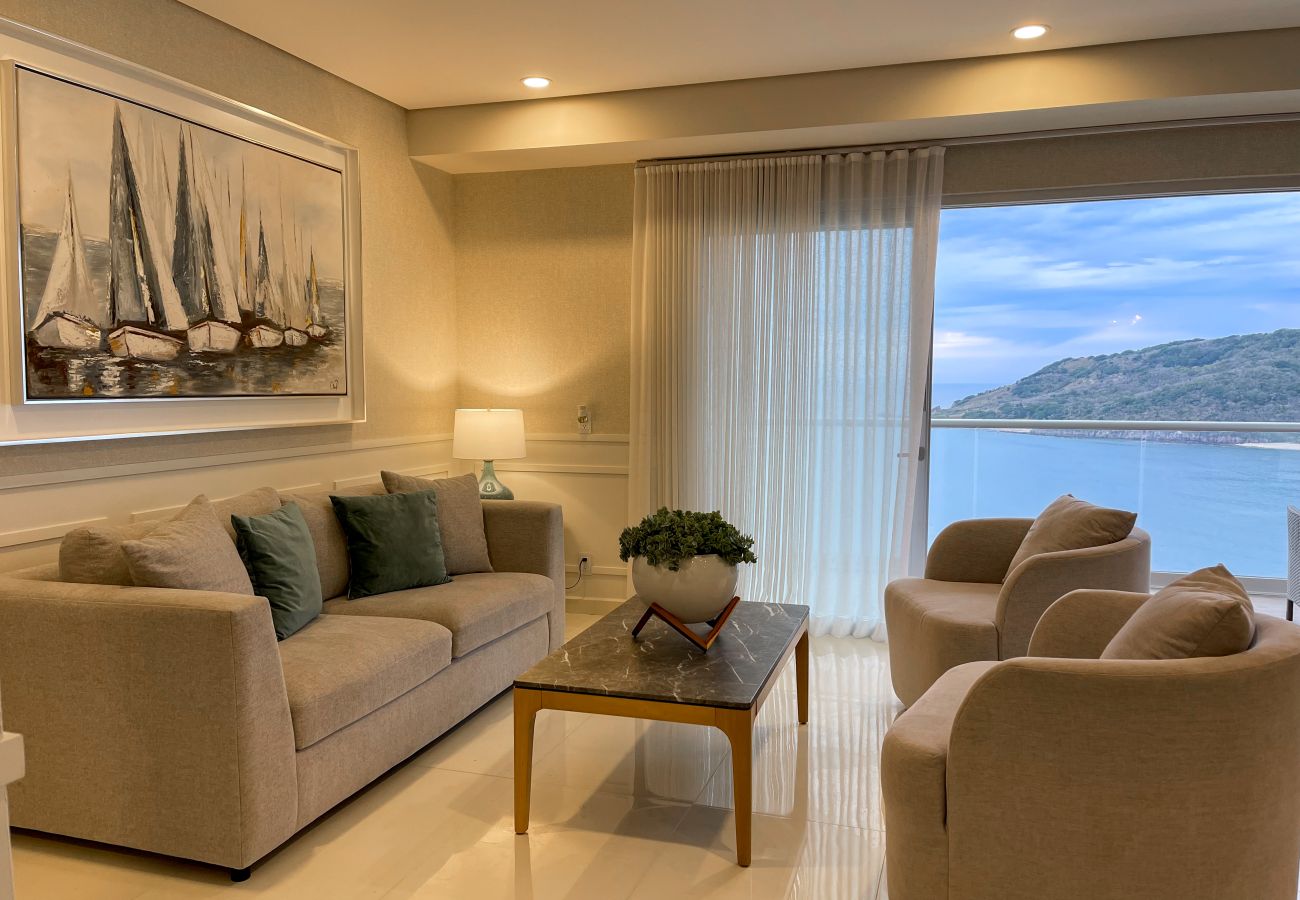 Apartment in Mazatlán - 3 BR Oceanfront Apartment