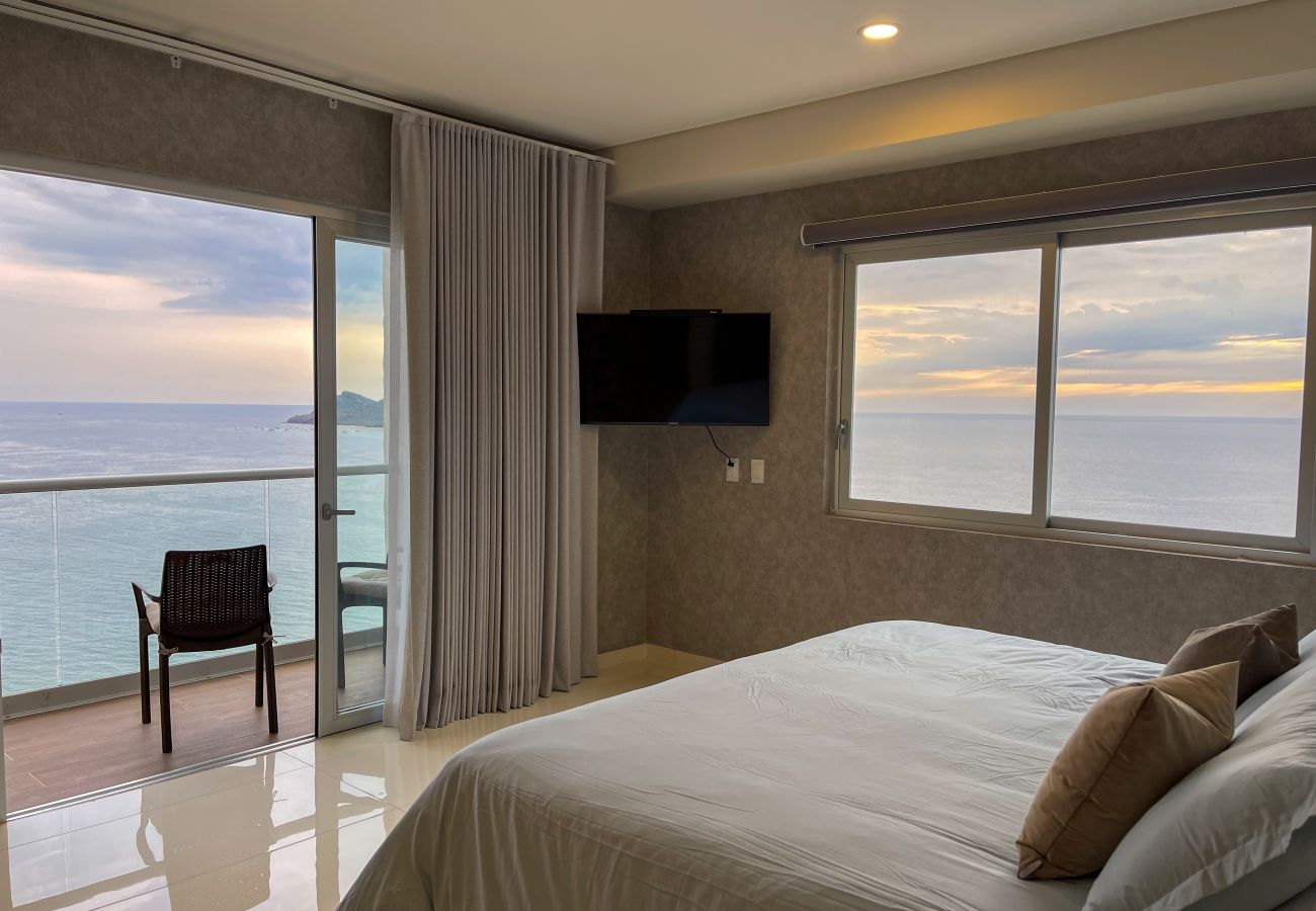 Apartment in Mazatlán - 3 BR Oceanfront Apartment
