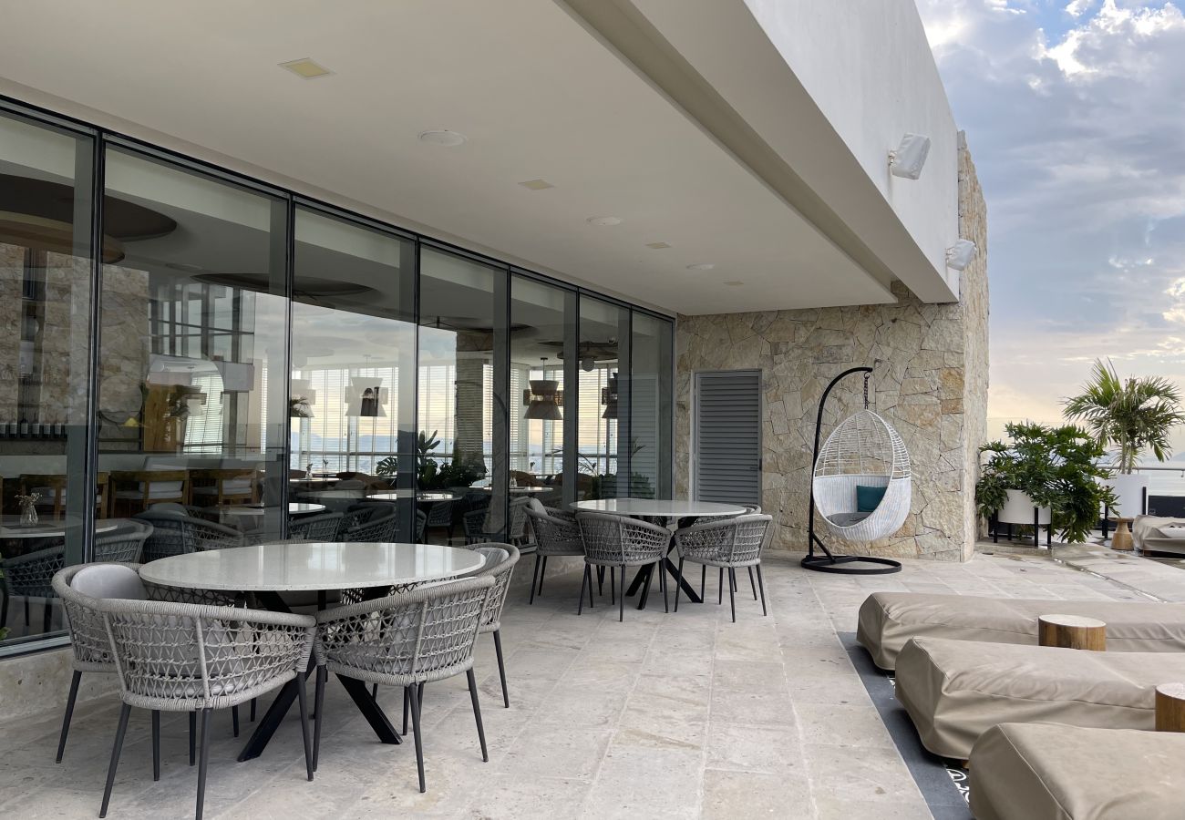 Apartment in Mazatlán - 3 BR Oceanfront Apartment